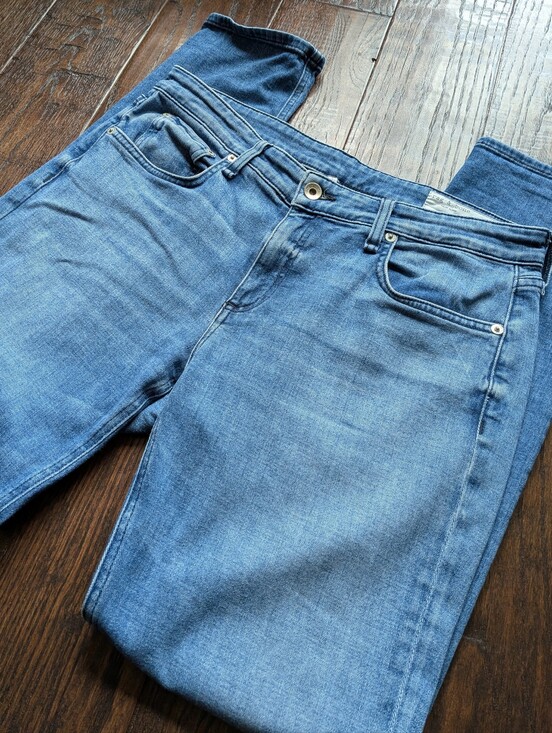 rag & bone Denim - RAG & BONE I 'Dre' Low-Rise Sapphire Faded Blue Relaxed Slim Boyfriend Jeans, 28